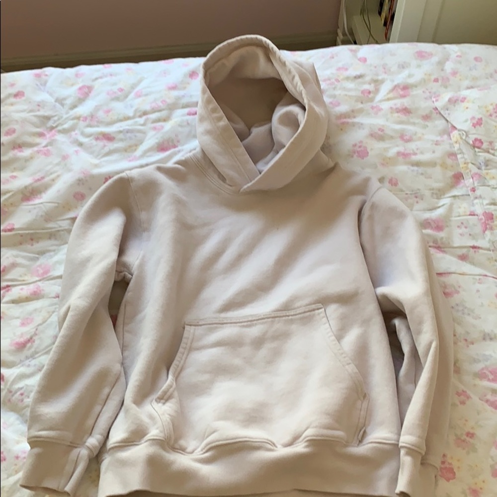 BRAND NEW Aritzia hoodie